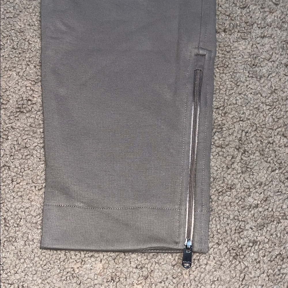 Athleta Cozy Karma‎ Zip Pants Plush Interior Pyrite Medium - Picture 4 of 9